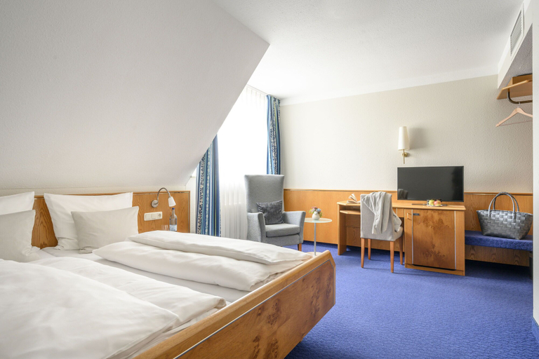 Bedroom 4, Hotel Restaurant Maier, Bodenseekreis