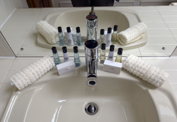 Bathroom 4, Factors Inn & Cottage, Highland