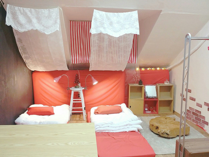 Bedroom 2, Skyboat Inn, Buk