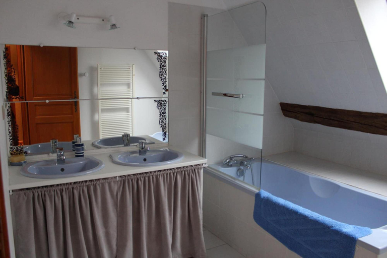 Bathroom 5, Domaine de la Touche, Indre