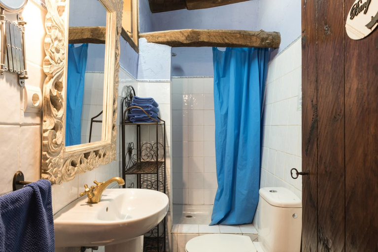 Bathroom, El Reixac Casa Rural, Girona