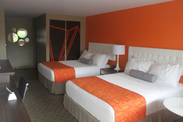 Bedroom 2, Howard Johnson by Wyndham Kingston, Frontenac