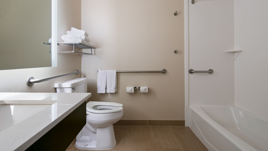 Bathroom 4, Holiday Inn Express BELLINGHAM by IHG, Whatcom