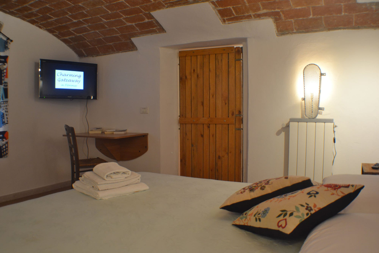 Room 5, Charming Getaway in Florence.. European University, Florence