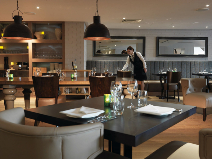 Food & Drinks 5, Macdonald Windsor Hotel, Slough