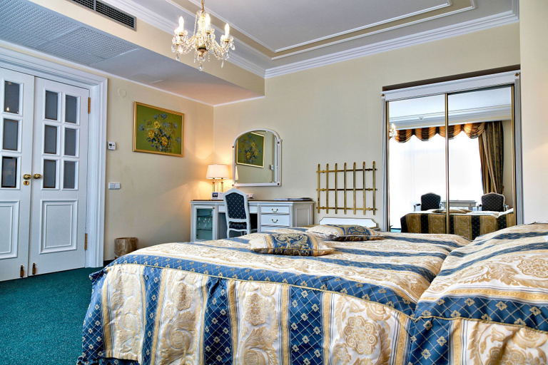 Bedroom 3, Hotel Esplanade Spa & Golf Resort, Cheb