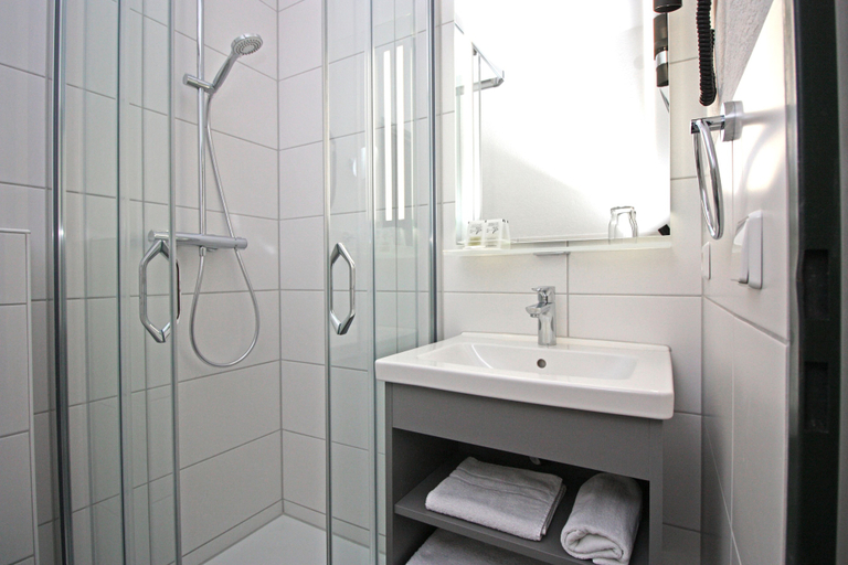 Bathroom 3, Schiff am See, Konstanz