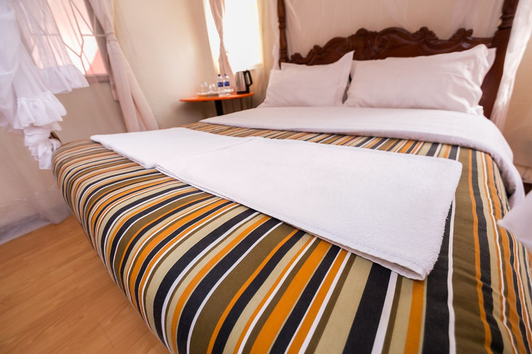Bedroom 3, Upperhill Blueberry Hotel, Kibra