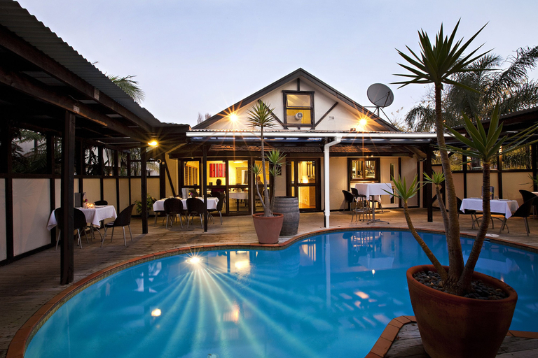 Sport & Beauty 3, Mount Richmond Hotel, Waitakere