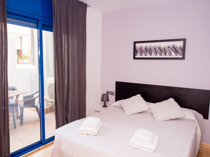 Bedroom 3, Lucasland Sitges Apartments, Barcelona