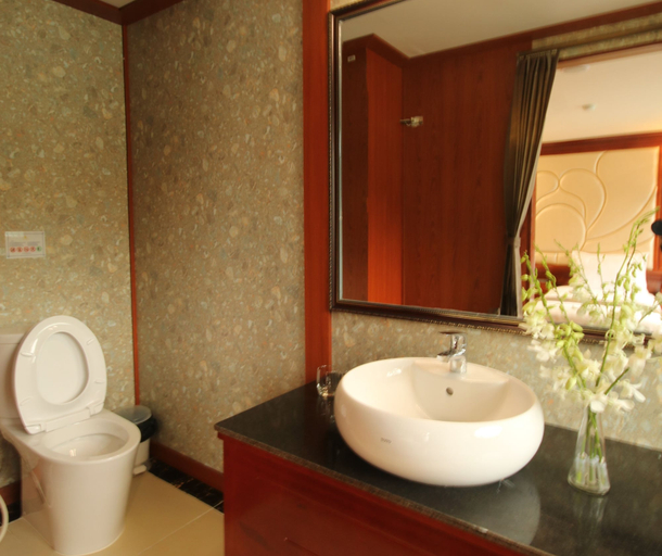 Bathroom 3, Calypso Cruises, Hạ Long