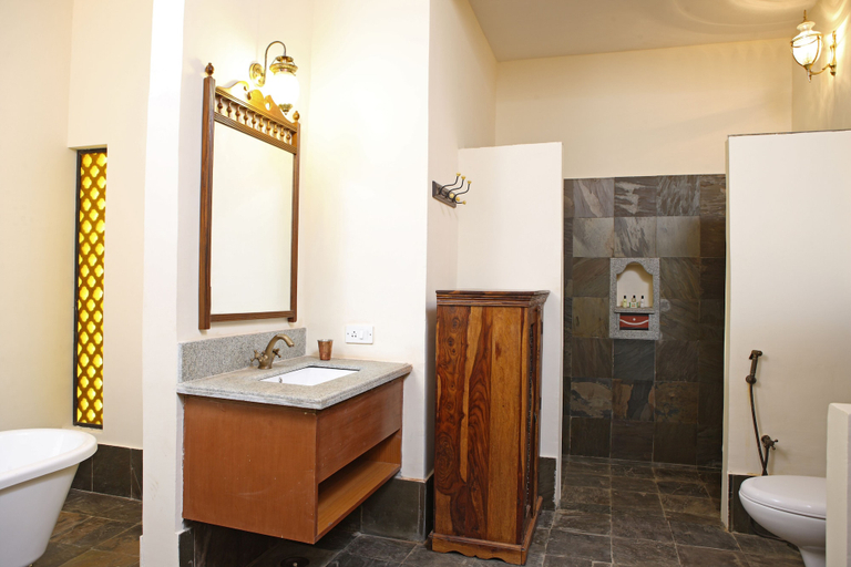Bathroom 4, Mantra Koodam - CGH Earth, Thanjavur