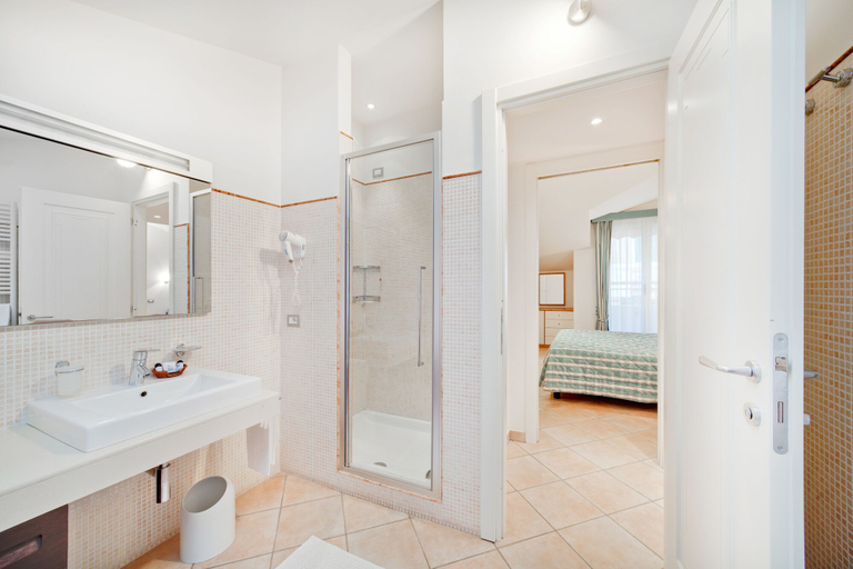 Bathroom 4, Residence dei Due Porti, Imperia
