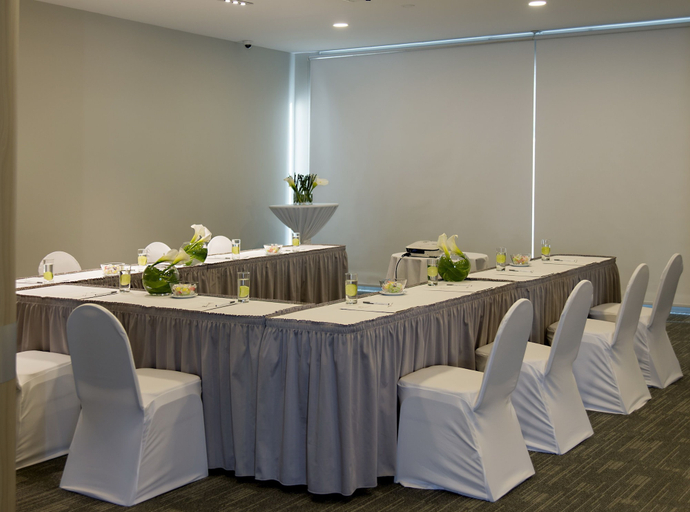 Business Facilities 5, Casa Grande Suites, Pedro Domingo Murillo
