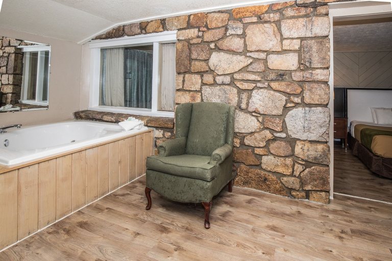 Bathroom 4, Chalet Inn, Sevier