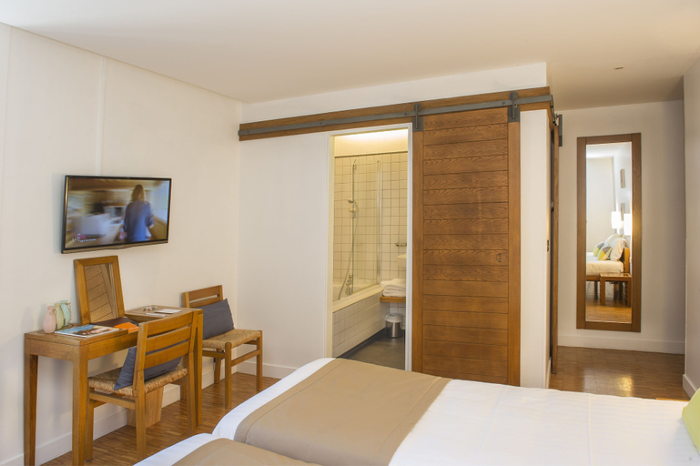 Bedroom 3, Domaine De Barres, Lozère