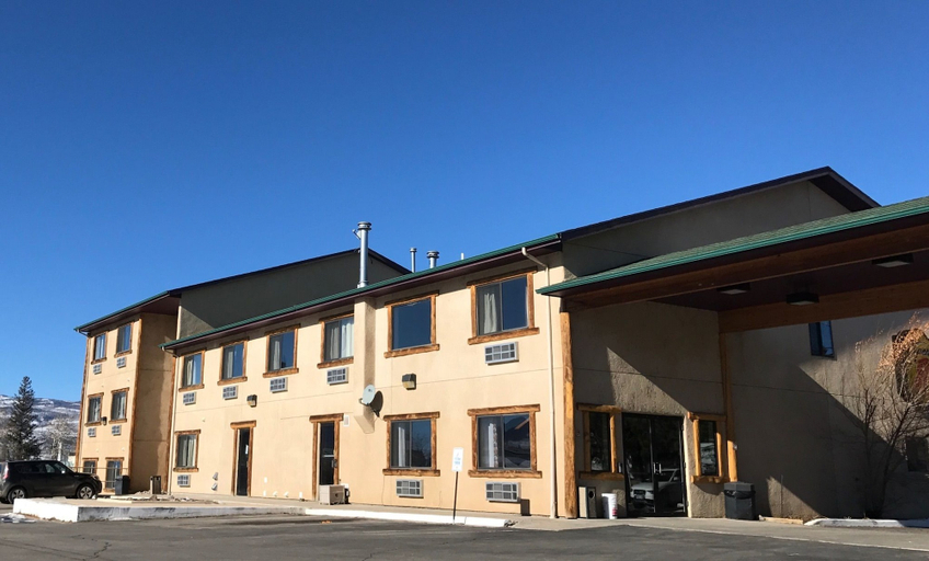 Exterior & Views 2, Super 8 by Wyndham Kremmling, Grand