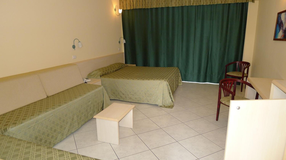Bedroom 4, King's House Hotel Resort, Catania