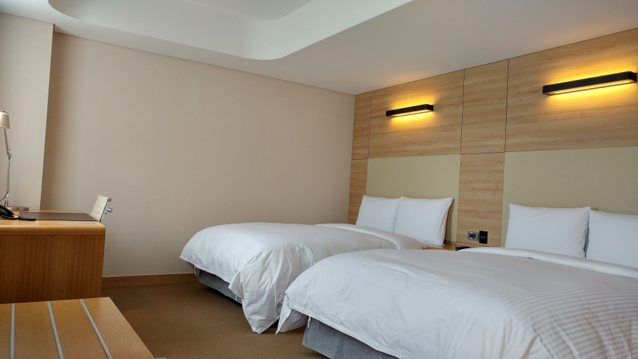 Bedroom 4, Acube Hotel, Jung
