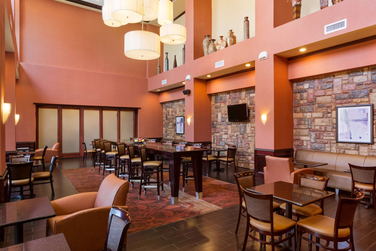 Food & Drinks 5, Hampton Inn & Suites Mission, Hidalgo