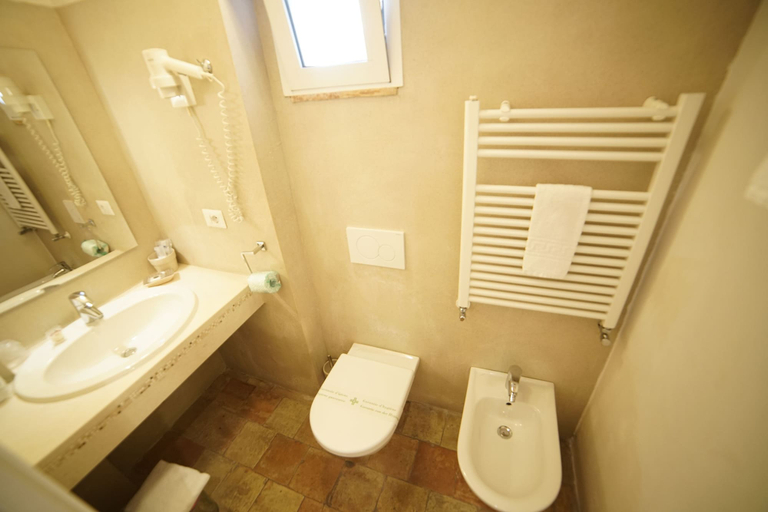 Bathroom 4, Il Belvedere, Matera