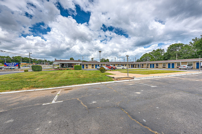 Exterior & Views 2, Guest Inn, Benton