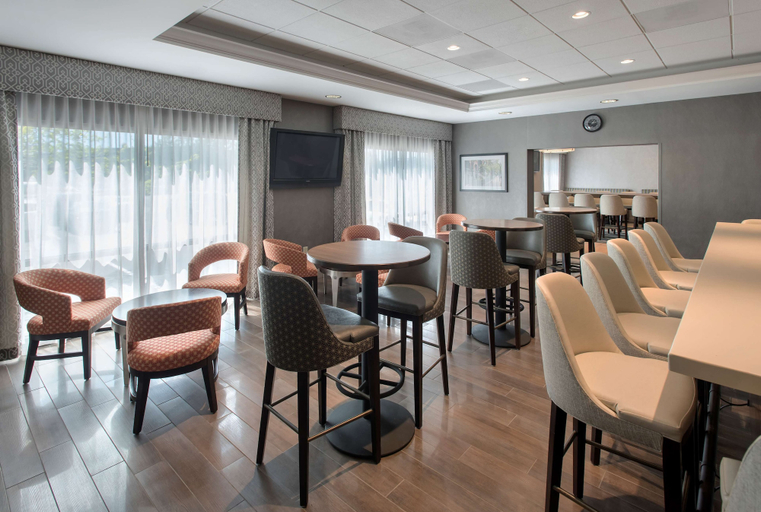 Food & Drinks 5, Hampton Inn Boston - Logan Airport, Boston