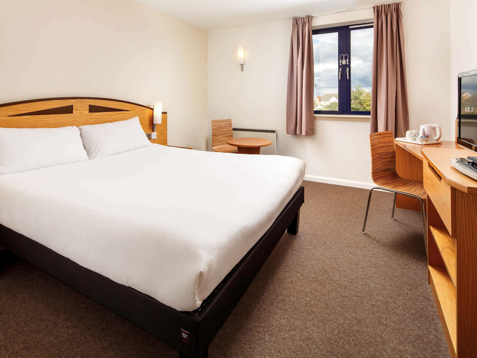 Bedroom 3, Wellingborough Hotel, Northamptonshire