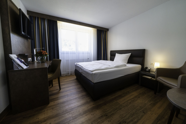 Bedroom 3, Hotel Fortuna, Ostalbkreis