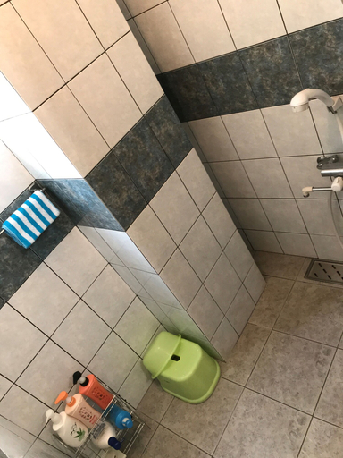 Bathroom 3, Uminosoba Pension, Ginoza