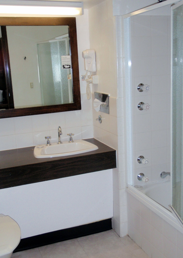 Bathroom 3, West Coaster Motel, West Coast