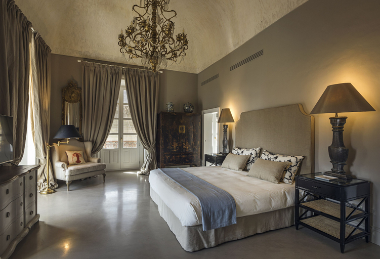 Bedroom 2, Seven Rooms Villadorata, Syracuse