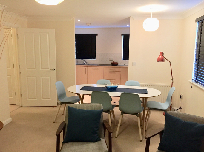 Others 5, Modern 2 Bed Apartment in Southampton, Hampshire