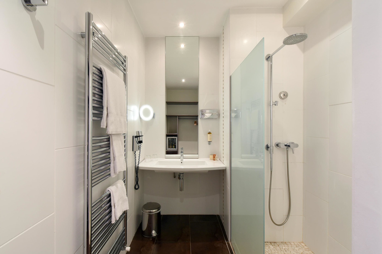 Bathroom 4, Best Western Plus La Corniche, Var