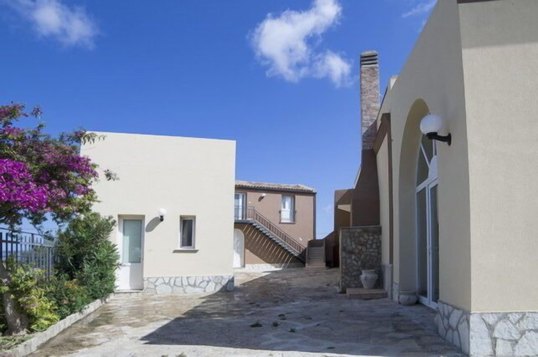 Exterior & Views 2, Residence Casale Verderame, Trapani