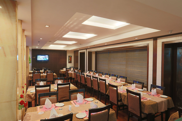 Food & Drinks 5, Hotel Airport Residency, Delhi