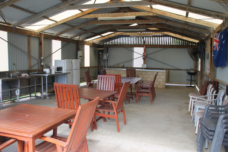Food & Drinks 5, Seaspray Beach Holiday Park, Irwin