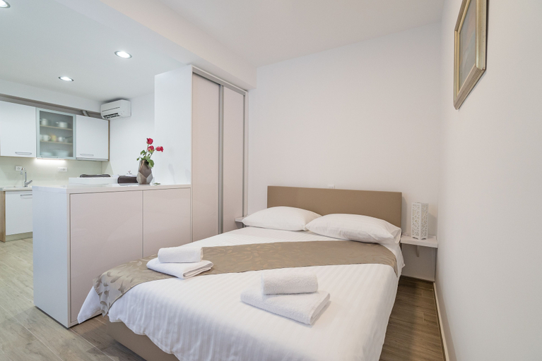Bedroom 2, Drop In Split Suites, Split