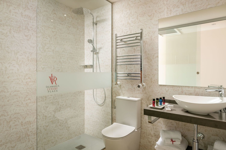 Bathroom 3, Salamanca Luxury Plaza, Salamanca