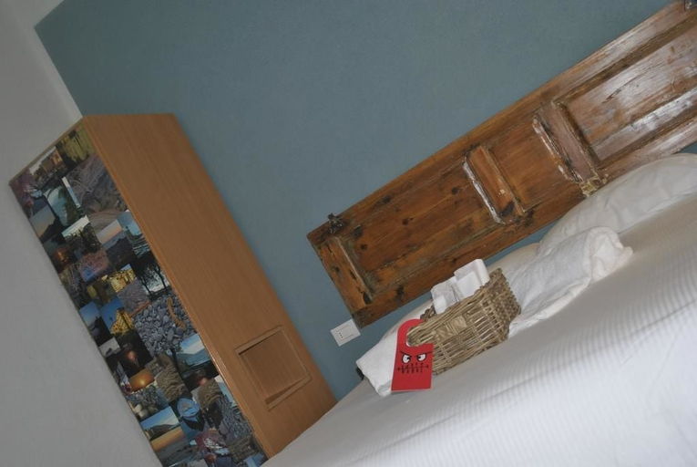 Bedroom 4, Al Piccolo Scoglio - Room & Breakfast, Genova