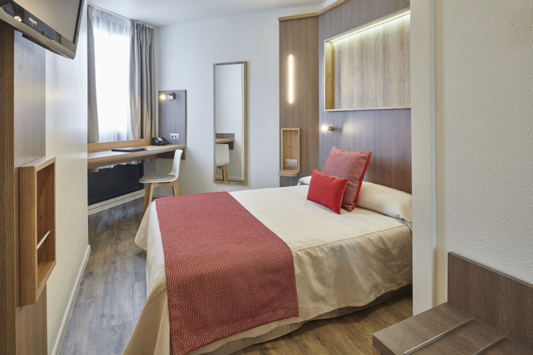 Bedroom 3, Hotel Le Bayonne, Pyrénées-Atlantiques