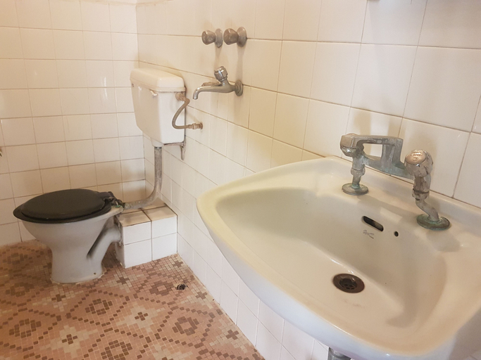 Bathroom 4, Imperial Guest House, Bagmati
