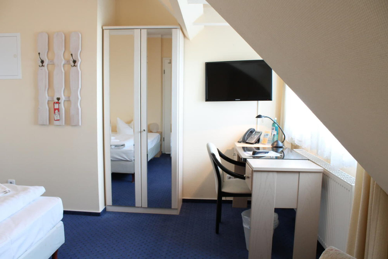 Bedroom 3, Hotel Stolteraa, Rostock