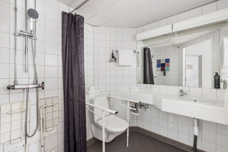 Bathroom 5, Best Western Eurostop Orebro, Örebro