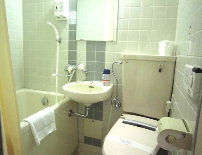 Bathroom 3, Sunshine Hotel, Shingū