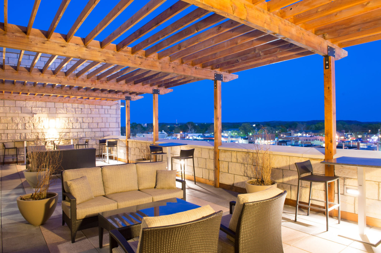 Food & Drinks 5, Bluemont Hotel, Riley