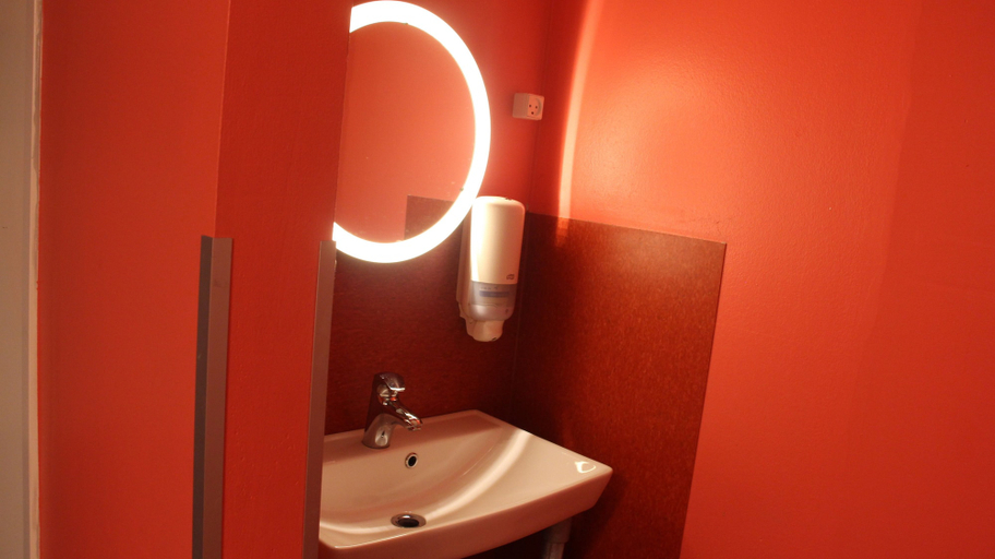 Bathroom 5, Copenhagen Downtown Hostel, Copenhagen