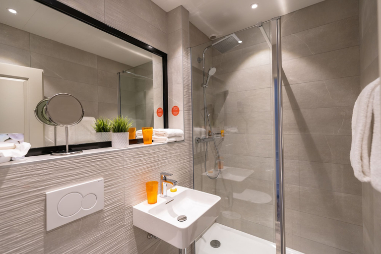 Bathroom 4, Allobroges Park Hotel, Haute-Savoie