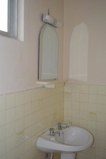 Bathroom 3, Hanthana Breeze Home Stay, K.F.G. & G. Korale