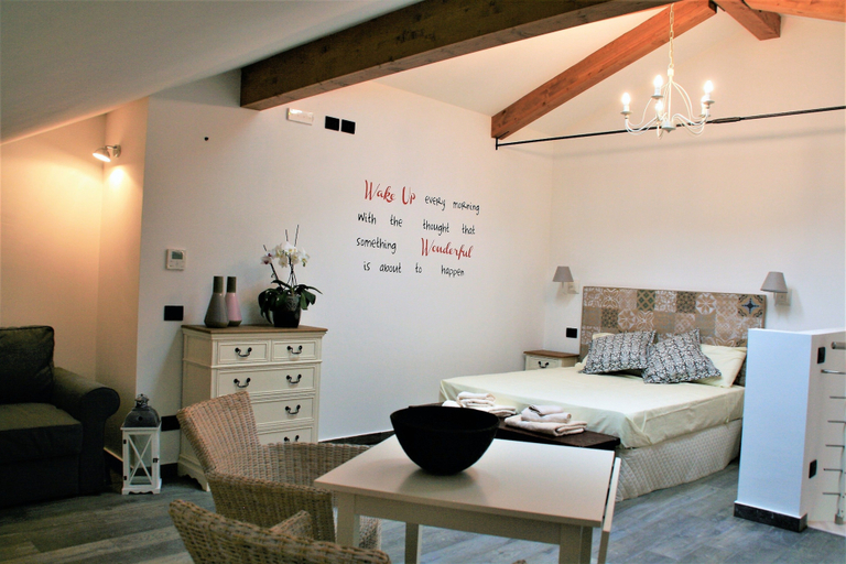 Others 5, Agriturismo Podere Nigriano, Brescia